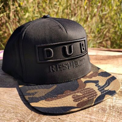 Czapka Snapback Dub Respect, czarna z kamuflażem woodland